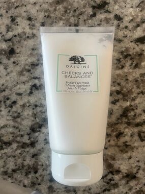 Origins Checks and Balances Frothy Face Wash - White with Mint Accent